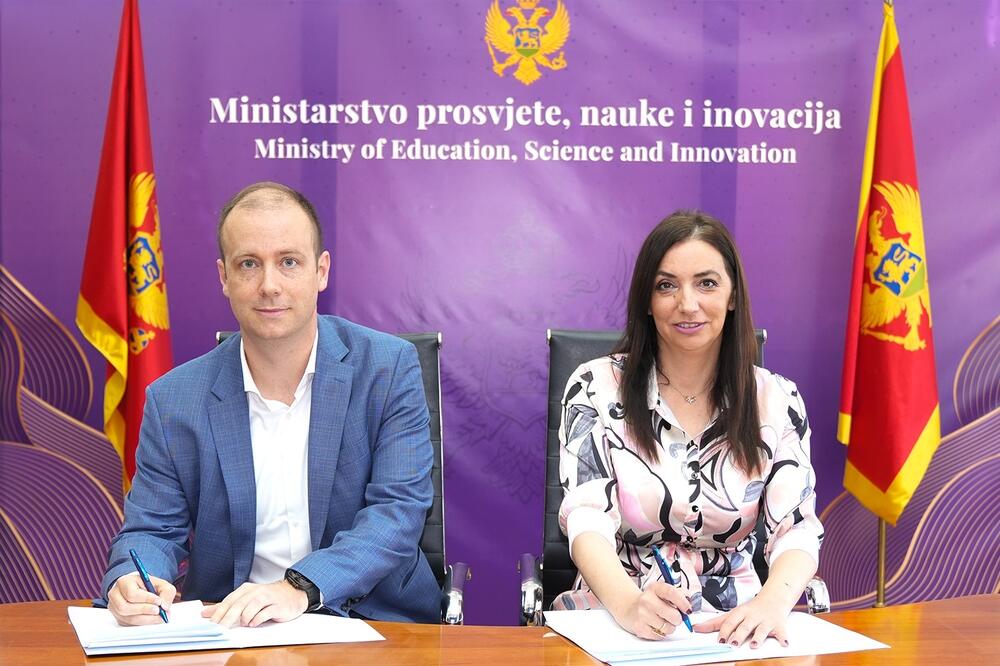 MPNI: Zaključen ugovor o nabavci savremene računarske opreme za škole u Crnoj Gori