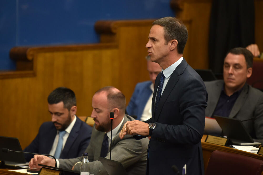 Mugoša: Da li je tačno da je Vlada tajno dodatno umanjila procenat smanjenja akciza na dizel?