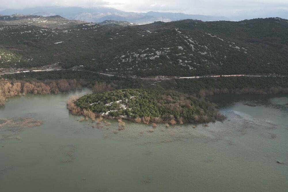 MUP: Nivo Skadarskog jezera normalan, može prihvatiti vodu koja se danas ispušta iz Albanije