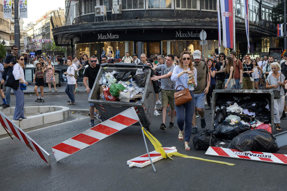 MUP Srbije: Učesnici blokada povrijedili četiri policajca, Đilas: Vučić ušao u najmračnije poglavlje vladavine