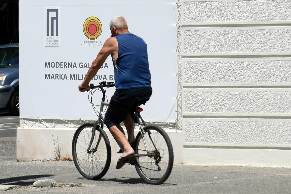 Na dva točka, javnim prevozom i pješke, i nema kazni