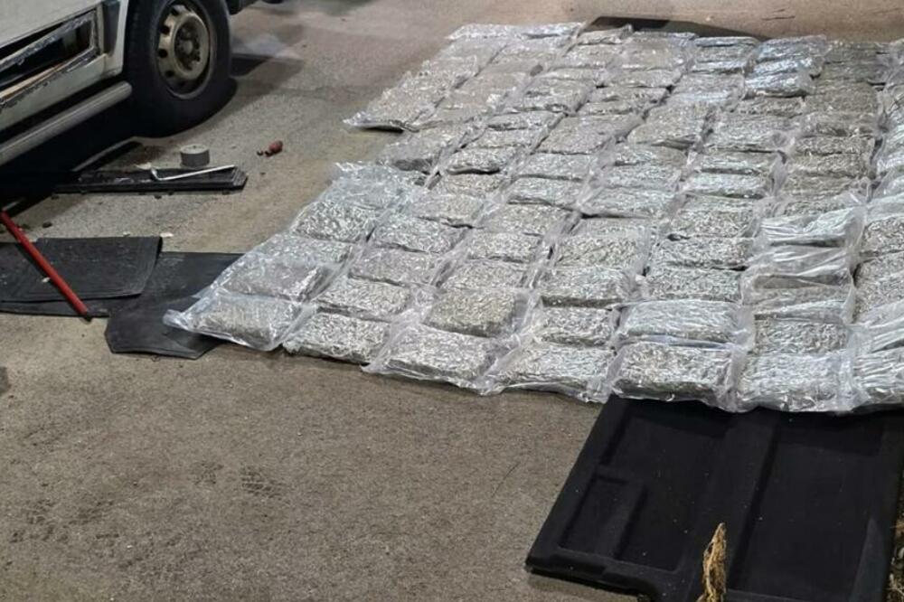 Na GP Jabuka zaplijenjeno oko 60 kg marihuane u vozilu državljanina Crne Gore