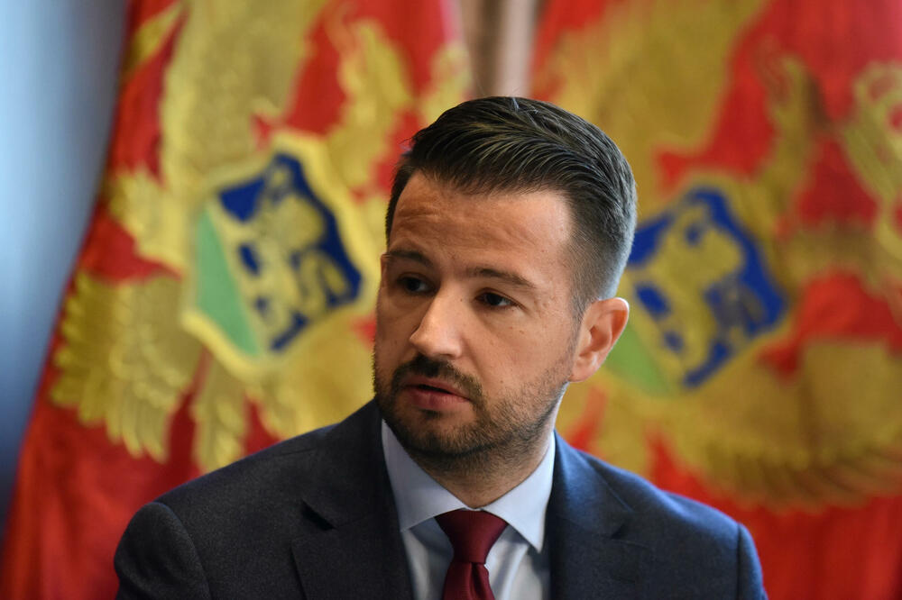 Na sastanku kod Milatovića o situaciji na Bliskom istoku bili Mandić i Janović