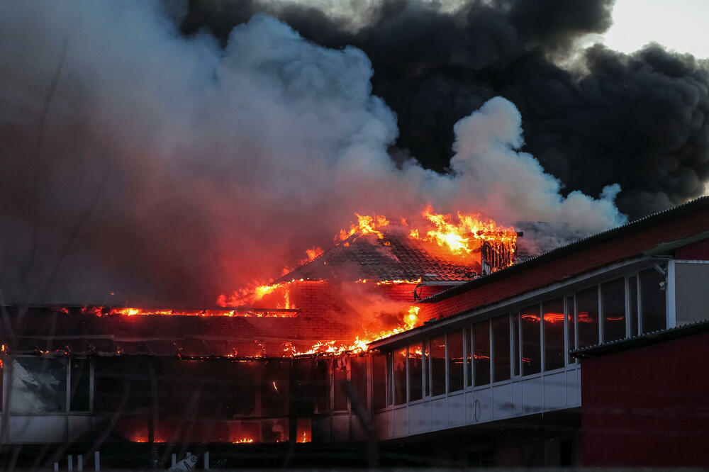 Najmanje četiri osobe poginule, a 15 ranjeno u ruskom napadu na okolinu Kijeva
