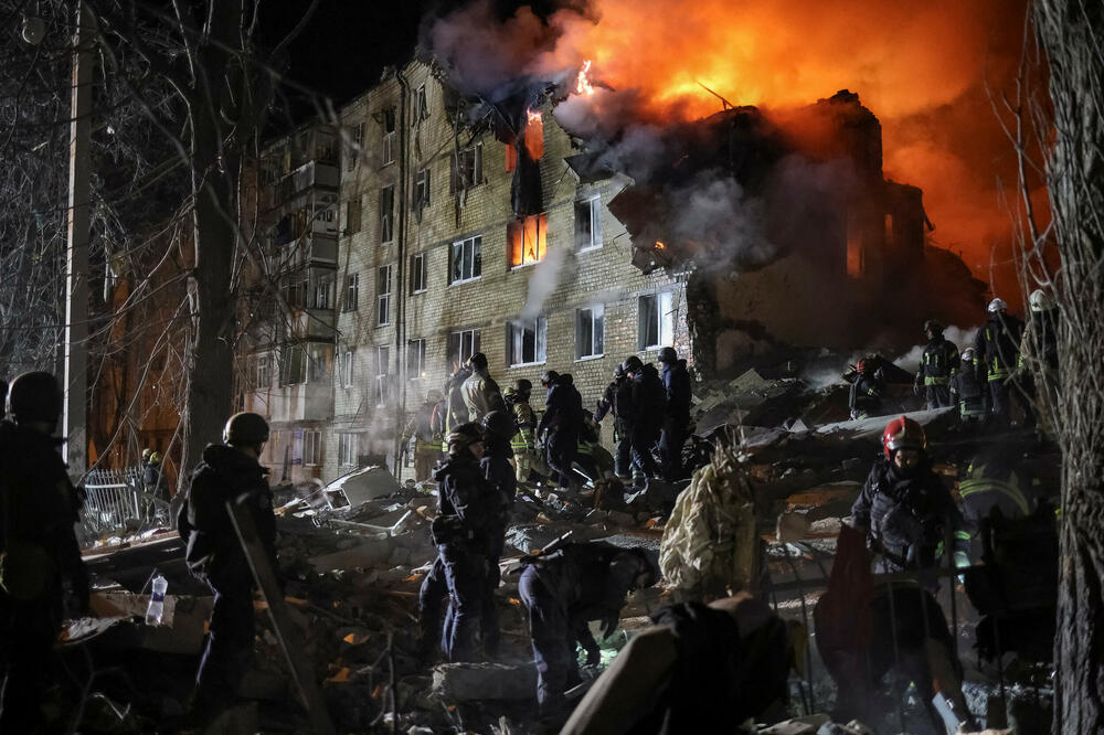 Najmanje deset poginulih u ruskom napadu na Harkov