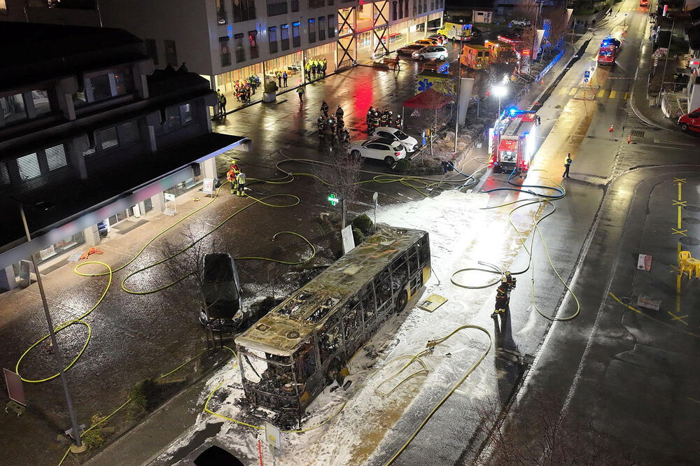 Najmanje šestoro poginulih u požaru autobusa u Švajcarskoj