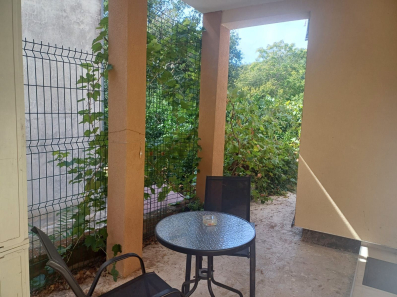 Namesten dvosoban stan sa parking mestom,Budva (na duzi period)