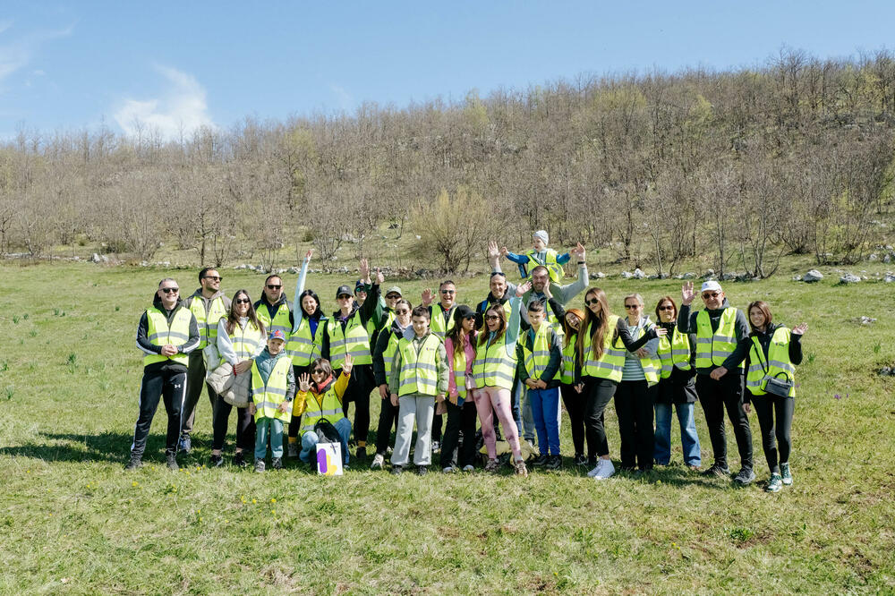 Nastavljeno najveće korporativno pošumljavanje u Crnoj Gori: One tim sa izviđačima na planini Vojnik
