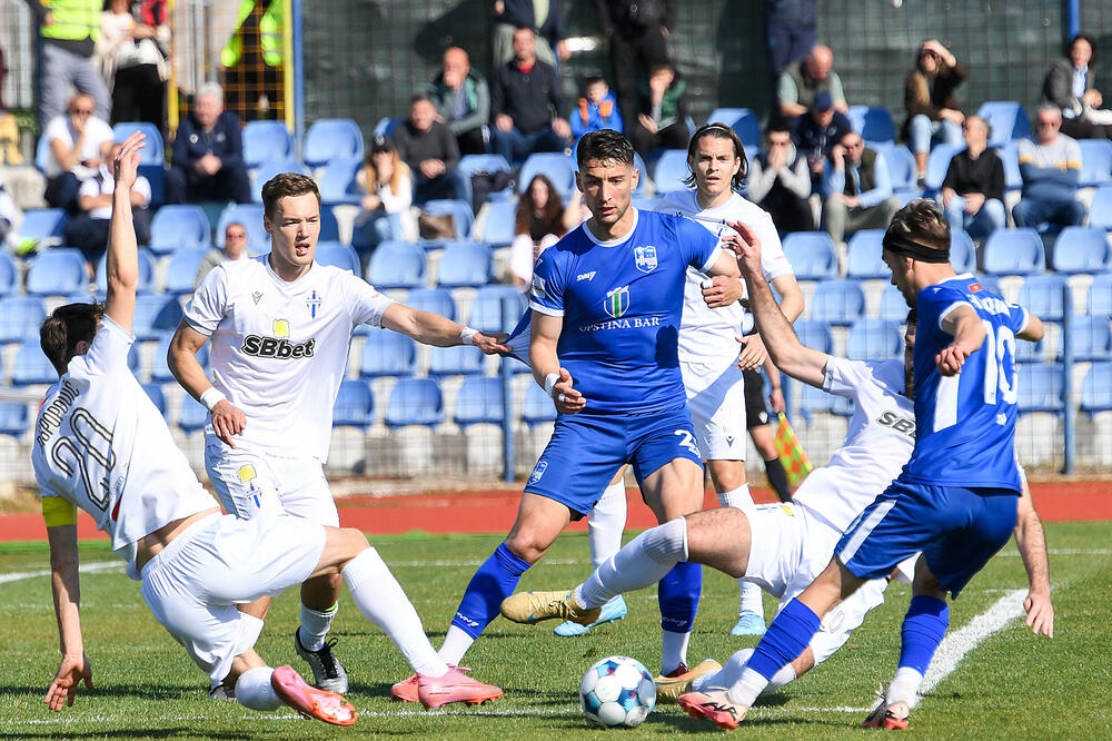 Navijači "plavih" na Fejsu: Kome smeta jaka i zdrava Budućnost?