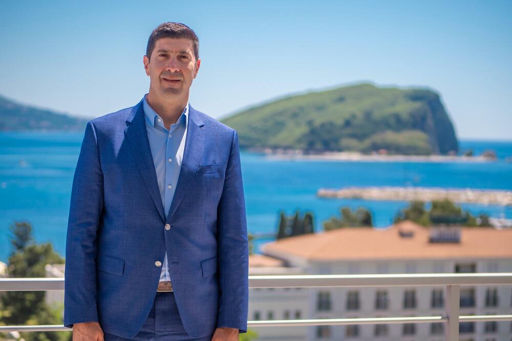 Nedopustivo su prosječni sadržaji: Ceremonija otvaranja napunila grad, Budva očekuje odličnu sezonu