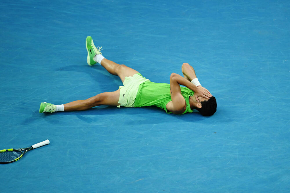 Nestvarni Alkaras! Pobijedio Zvereva i grčeve, nakon pet sati i 27 minuta i velikog preokreta - prvi put je u finalu AO