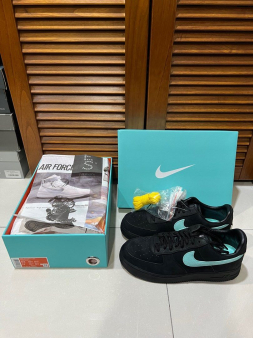 NIKE AIR FORCE TIFFANY ORIGINAL - BROJ 42 (FULL PACK)