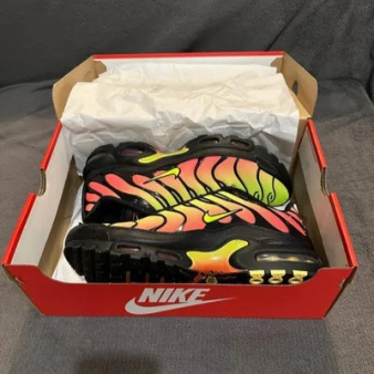 NIKE AIR MAX TN ORIGINAL - BROJ 44 (NOVE U KUTIJI)