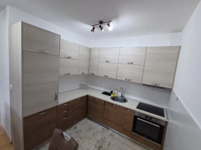 Nov dvosoban stan sa parkingom