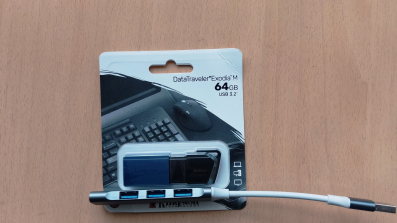 Nov flesh Kingston 64 GB - samo 10 eur