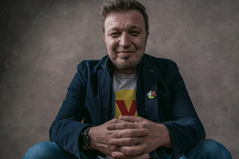 Nova verzija singla "Izdajničko kolo" Eda Maajke