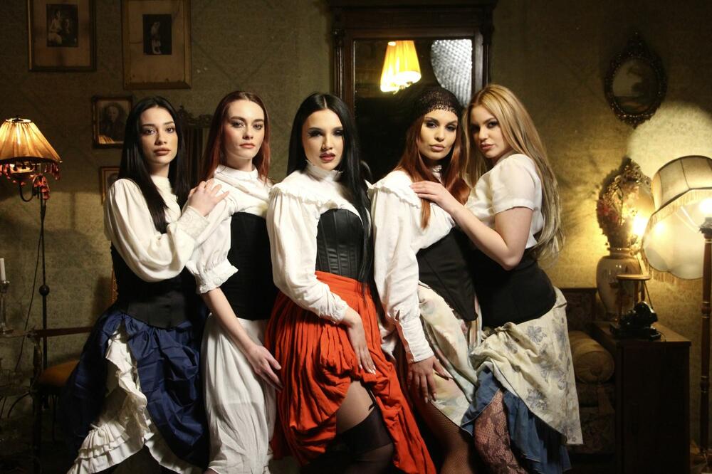 "Nova zora" i na engleskom