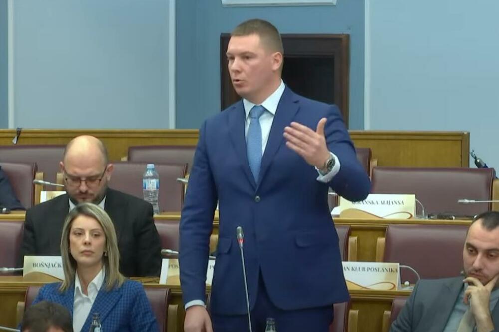 Novaković Đurović i Adžić više nijesu poslanici GP URA