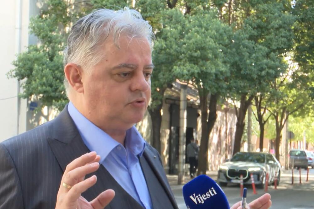 Novi nezavisni poslanici u Skupštini kažu da im je na trenutnim pozicijama i više nego ugodno