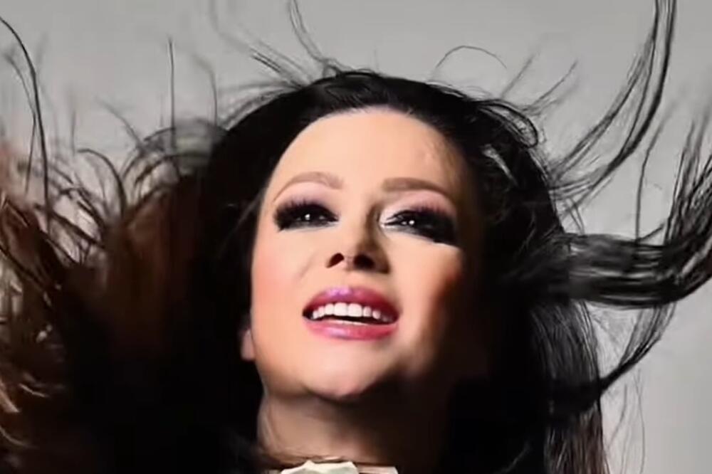 Novi singl Ivane Peters