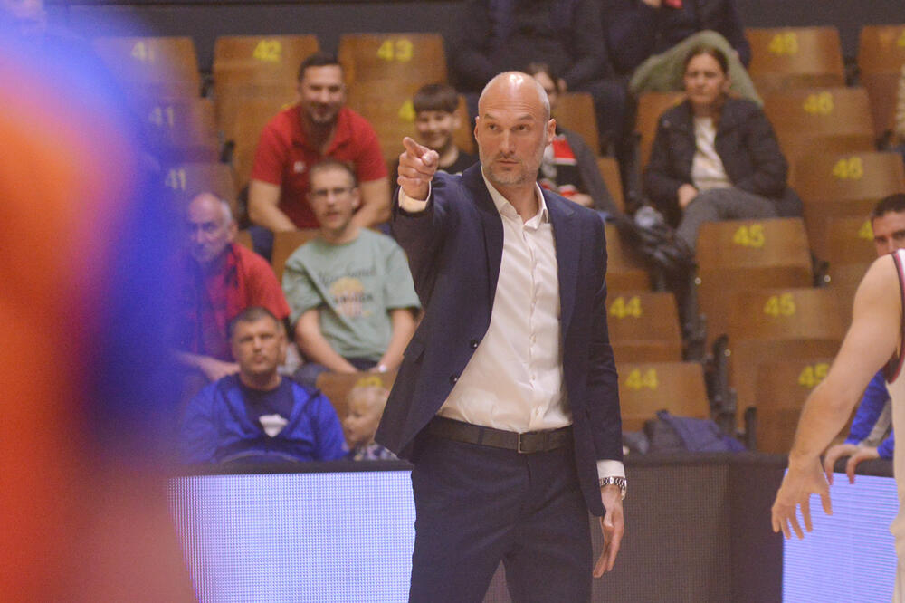 Novinar provocirao Simonovića "šestim igračem", u trenucima dok je trener Sutjeske hvalio Slobodu i Tuzlu