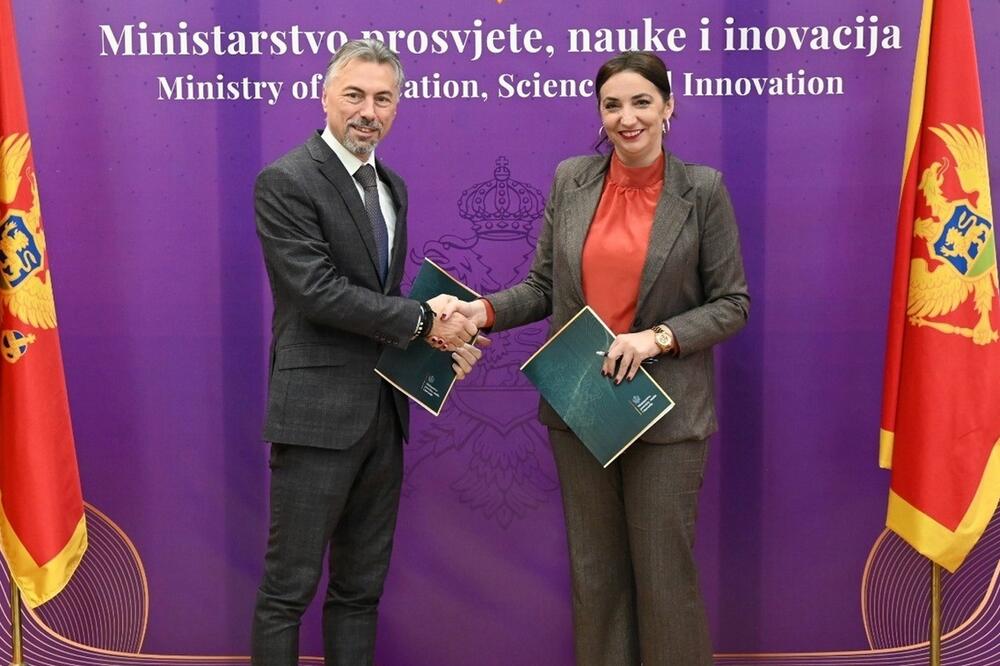 Obezbijediće besplatan pristup internetu za osnovne i srednje škole