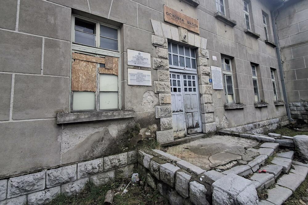 Od mjesta obnove crnogorske državnosti do oronulog objekta: Propada "stara škola" u Kolašinu