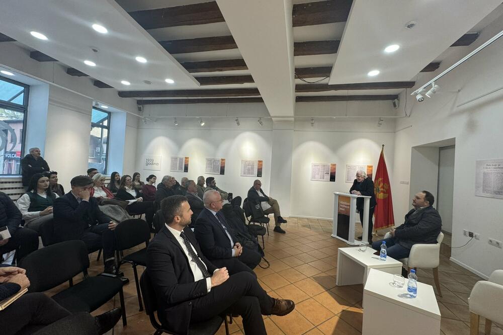 Okrugli sto posvećen stvaralaštvu Ćamila Sijarića "Gdje su ona druga vrata" održan u Bijelom Polju