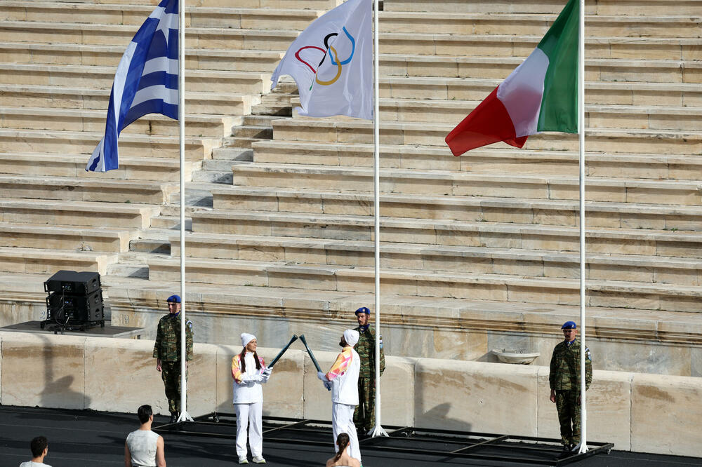 Olimpijska baklja krenula iz Atine ka San Siru