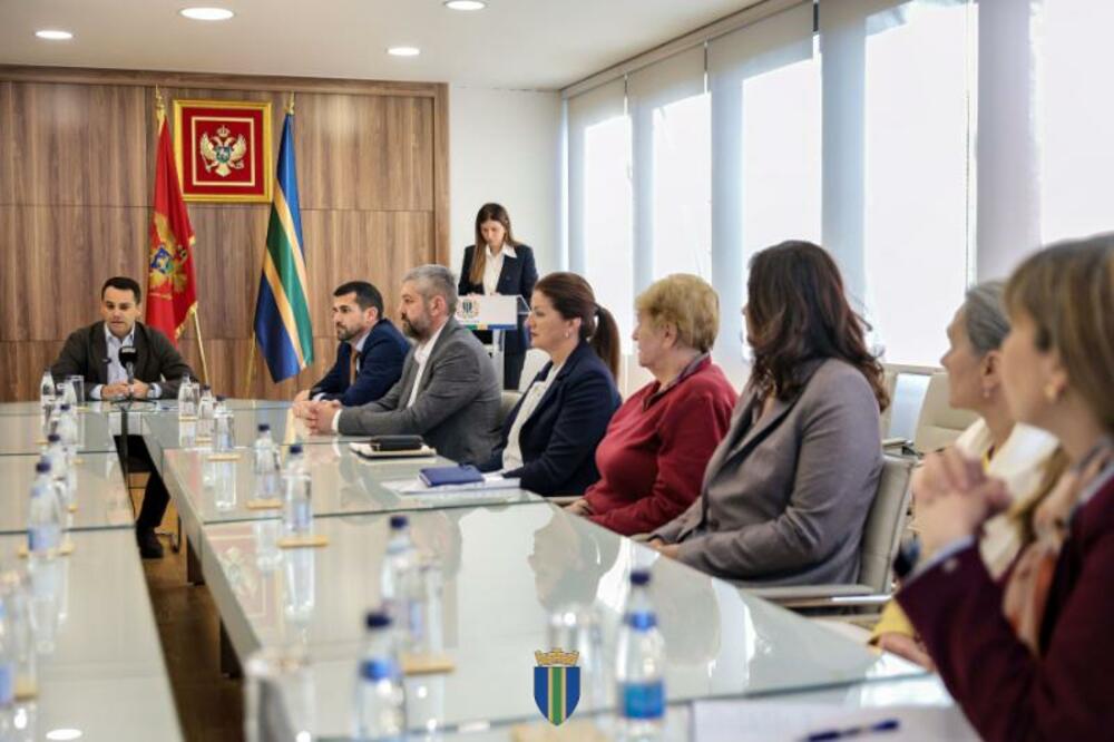 Opština Bar: Potpisani sporazumi, besplatan vrtić u javnoj ustanovi i refundacija troškova u privatnim