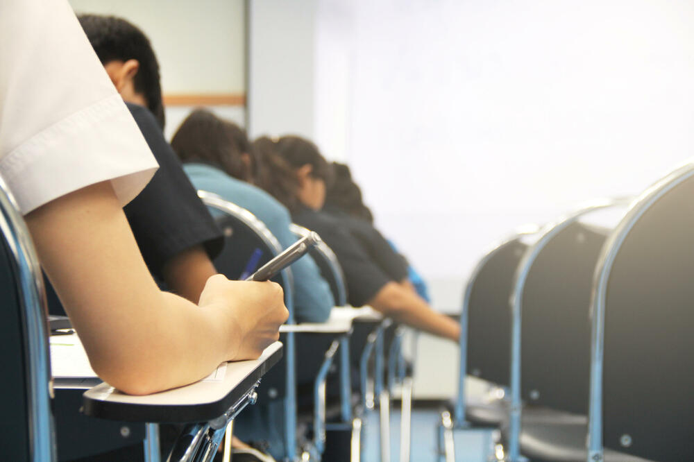 Opština Bar: Uvećane nagrade za nosioce diplome "Luča"