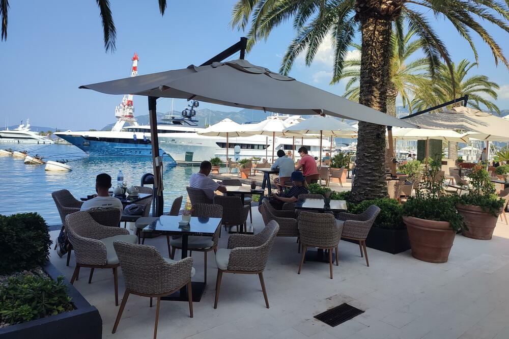 Opština da se pita za obalu i aerodrom