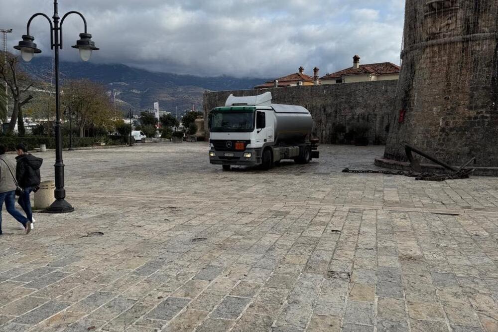 Opština uporno ćuti i krši zakone: Porodica Slovinić iz Budve traži od ministra Javne uprave hitno postupanje