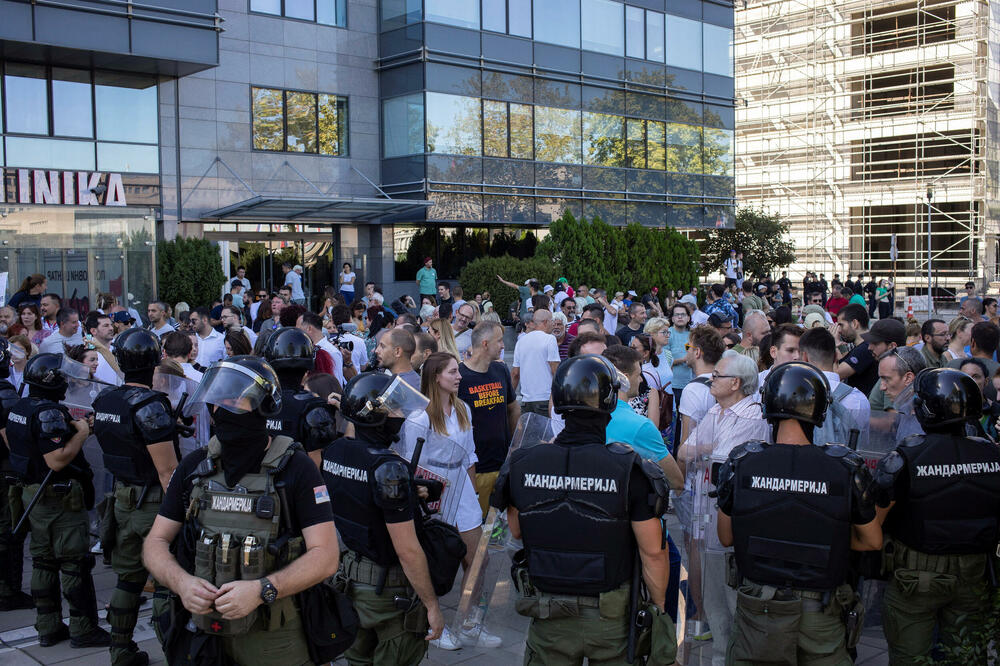 Optužbe o torturi nad studentkinjom u Beogradu, MUP demantuje: U kolima je šamarali, udarali, neprimjereno dodirivali...