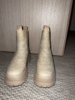 Original Buffalo cizme broj 39NOVO
