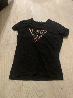 Original Guess T shirt novo S velicina