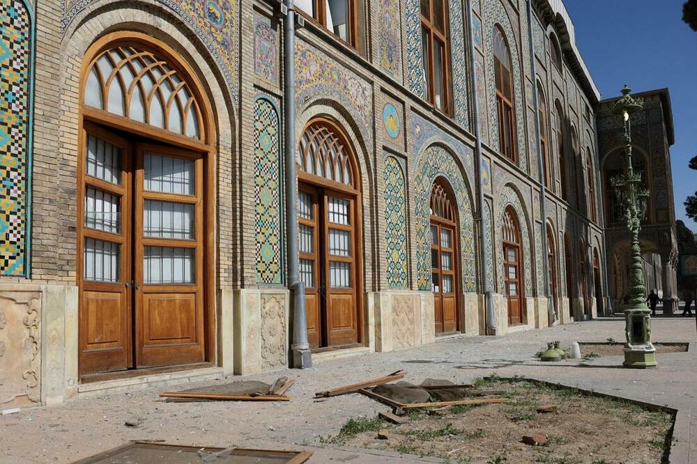 Oštećena Golestanska palata u Teheranu kroz fotografije