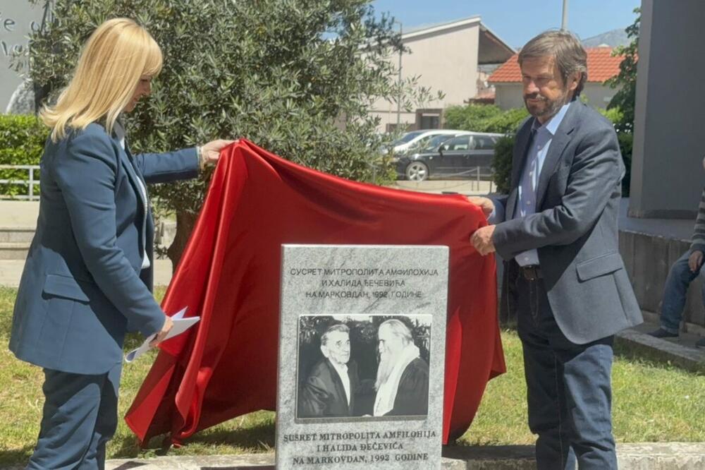 Otkrivena spomen-ploča, Borovinić Bojović: Podgorica čuva tradiciju sloge i zajedništva