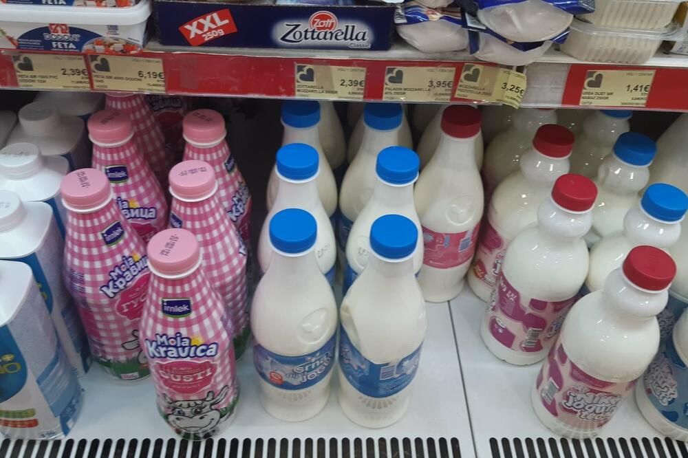 Otkup nastavljen, trgovci spasili mljekare i farmere: Srbija nije dozvolila uvoz viškova mlijeka na preradu
