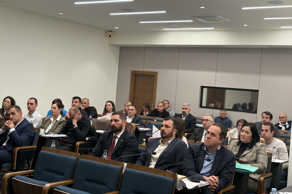 Partijama preko 20.000 eura mjesečno