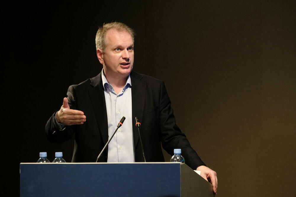 Perić: Inicijativa bez većine sa unaprijed poznatim ishodom stabilizovala poziciju vlasti u Podgorici