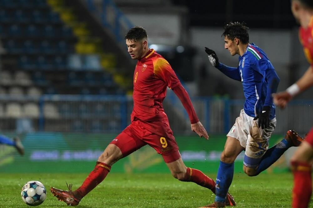 Perišić odabrao 23 igrača, vezni red predvodi Vasilije Adžić