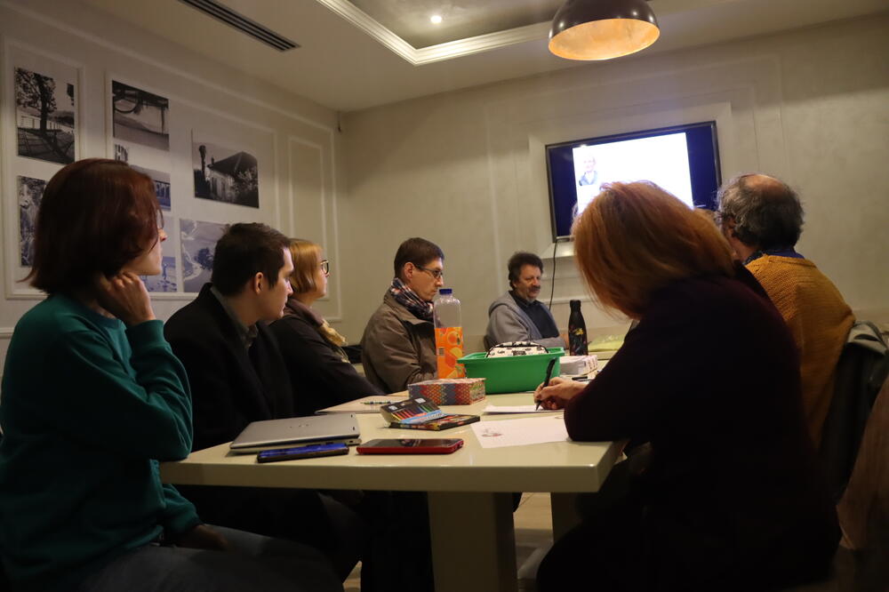 Pisma koja prolaze kroz zidove: Emigranti iz Rusije sve čine da olakšaju teške dane političkim zatočenicima u domovini