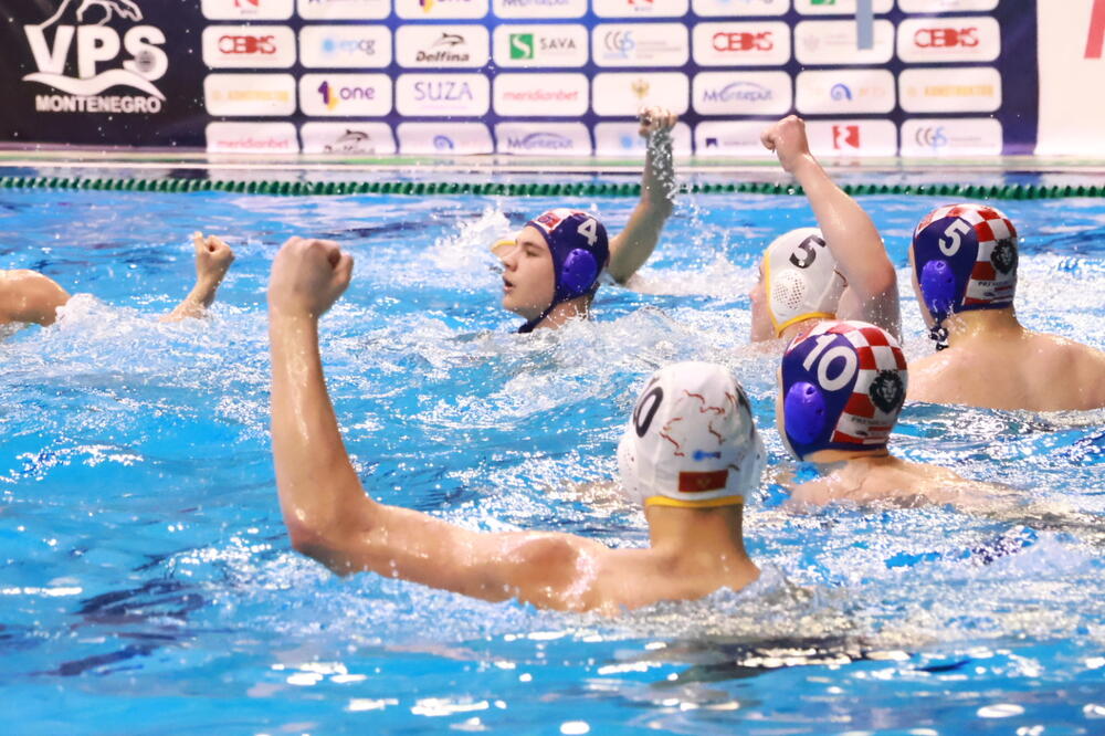Pobjeda i poraz za mlade ajkule na startu jakog turnira u Budvi