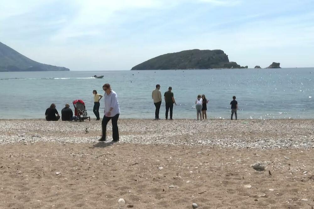 Počela predsezona na Budvanskoj rivijeri: Jedni hvale ponudu, drugi kažu da kvalitet ne prati cijenu