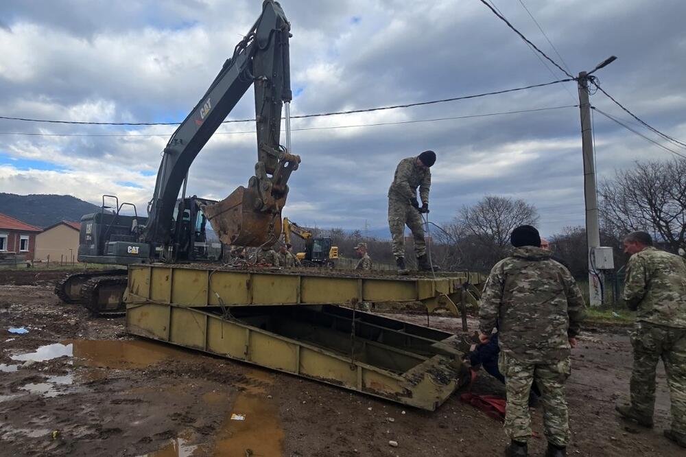 Počeli radovi na gradnji pontonskog mosta u Donjoj Gorici