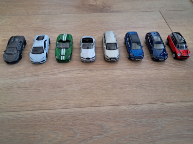 Podgorica-Metalni autići 1/43 veličina *8 komada*