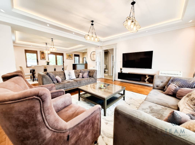 Podgorica, Stara Varoš, trosobna kuća 280m2