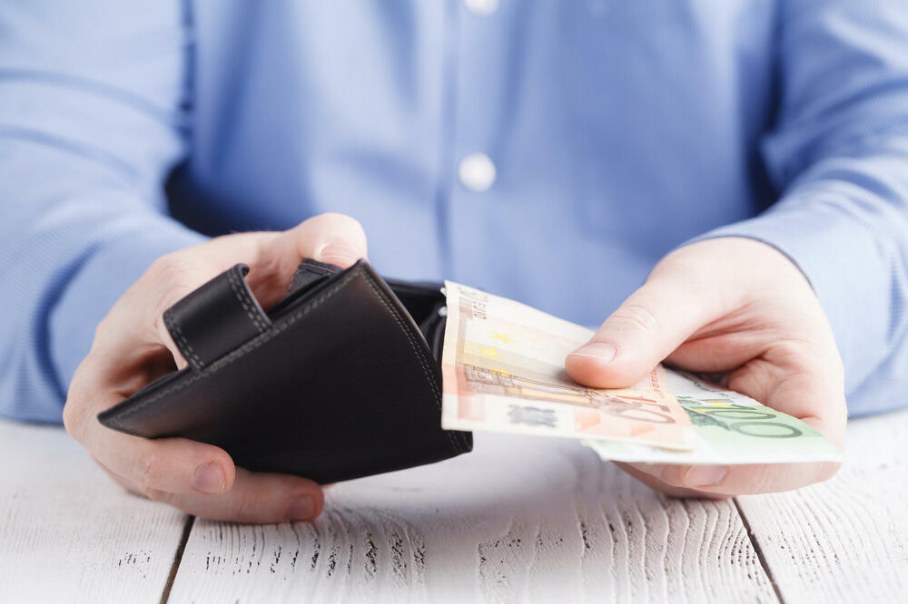 Podgoričanin osumnjičen da je prevario starije osobe iz Plužina i Nikšića za 2.710 eura glumeći rođaka