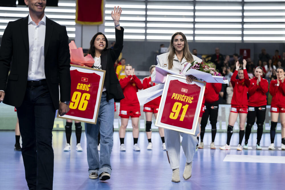 Poklon za Itanu, Ivonu i potvrda 1. mjesta - "lavice" uz egzibicije u prvom poluvremenu do devetog Eura